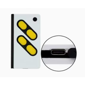   Univerzális 4 gombos távirányító USB-C tölthető beépített akkumulátorral YET1