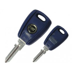    Fiat kulcsház egy gombos