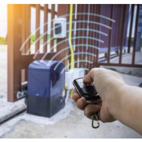 Kapunyitó távirányítók és házak